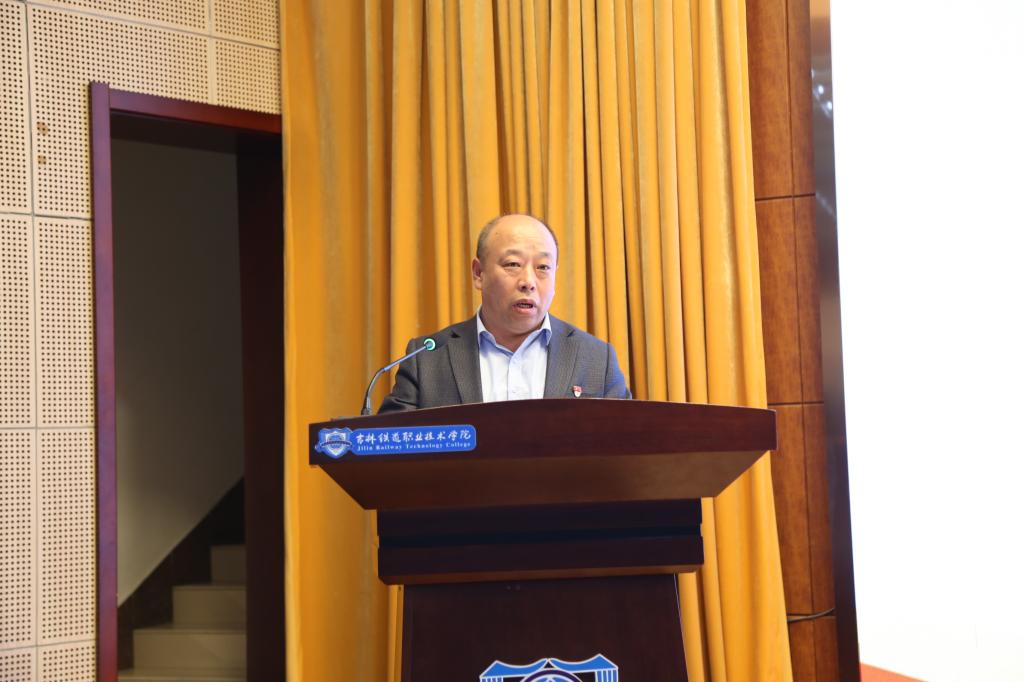 马建华对大赛作总结